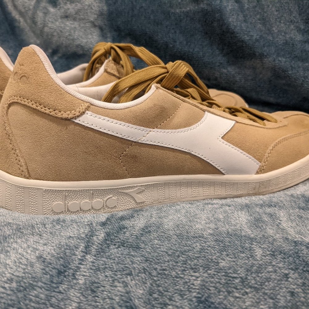Size 12 Men's Diadora Tan & White Sneakers